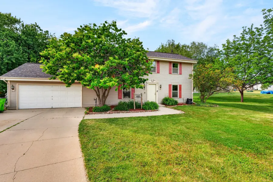62 E Prospect Ct, Hartford, WI 53027 - #3