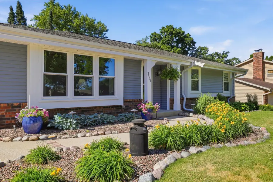 2401 Pendleton Pl, Waukesha, WI 53188 - #3