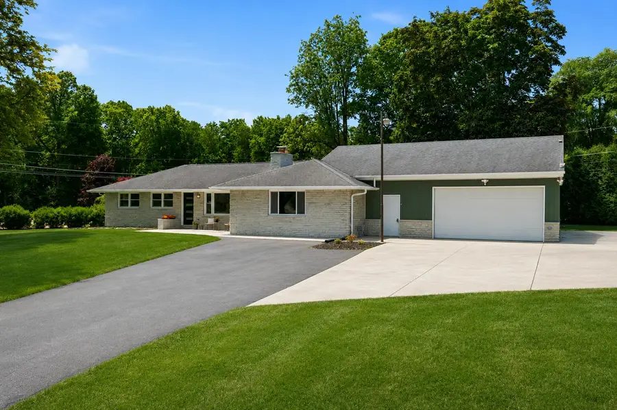 W224N8095 Susan Pl, Lisbon, WI 53089 - #2
