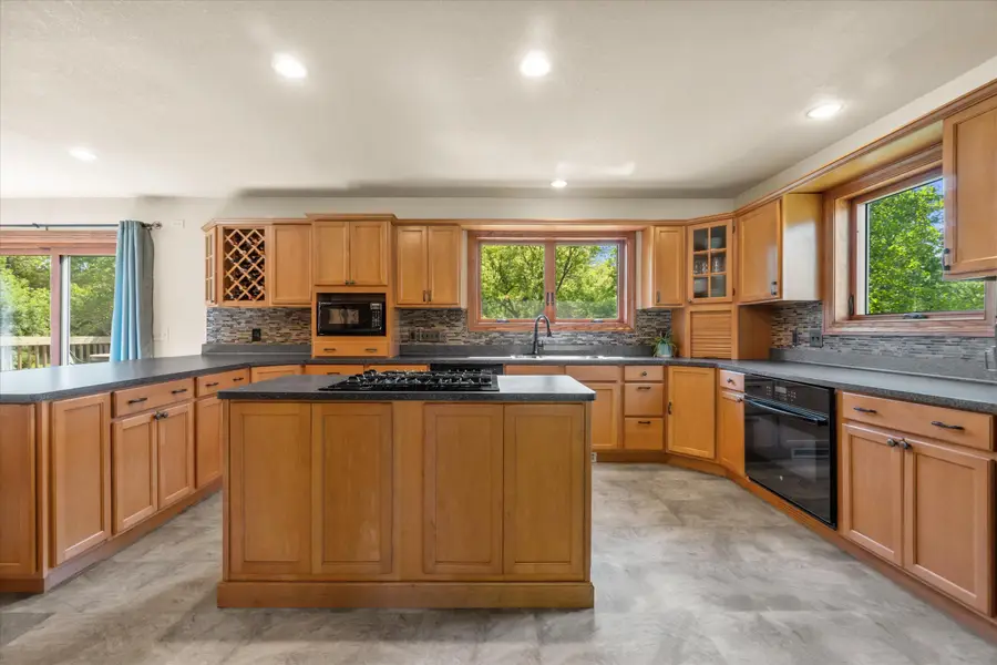 9574 S Fairway Cir, Franklin, WI 53132 - #2