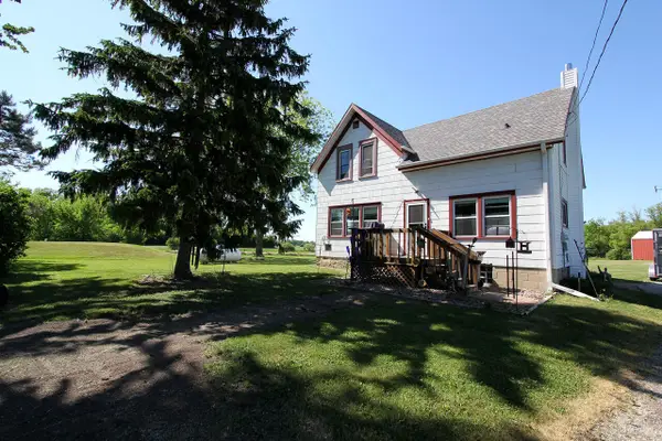 S106W17518 Muskego Dam Dr, Muskego, WI 53150