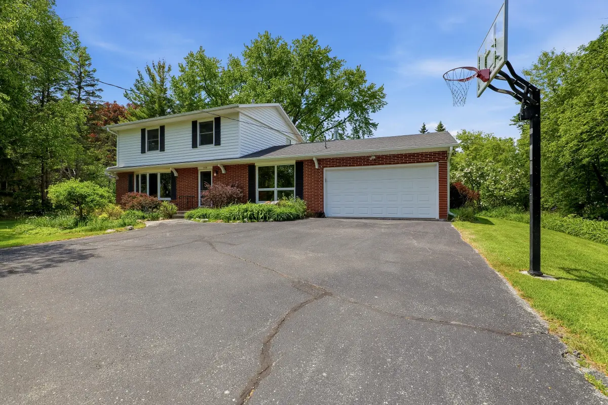 4528 Lakeshore Rd, Sheboygan, WI 53083 - #1