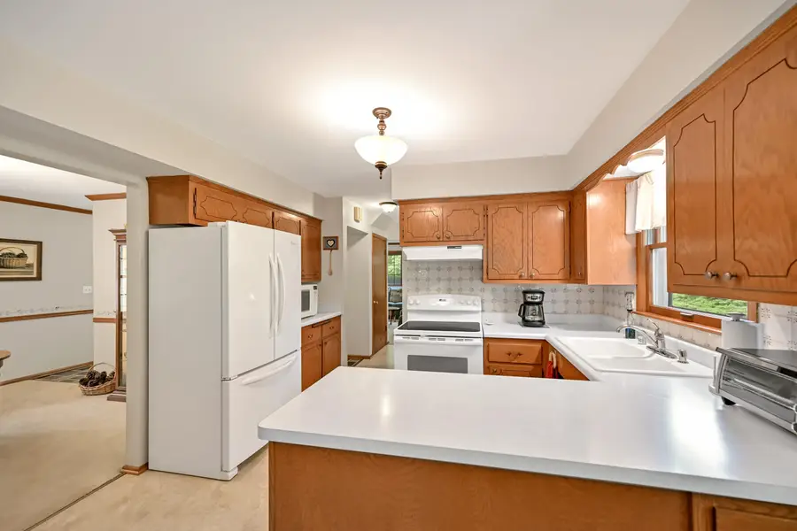 12780 Cardinal Crest Dr, Brookfield, WI 53005 - #3