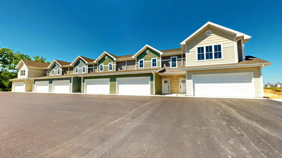 220 Settlers Dr, Jefferson, WI 53549 - #2