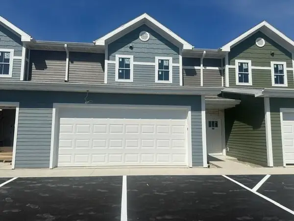 212 Settlers Dr, Jefferson, WI 53549