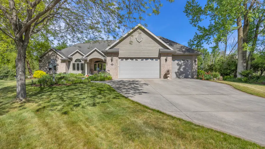 2720 Monarch Cir, Sheboygan, WI 53083 - #2