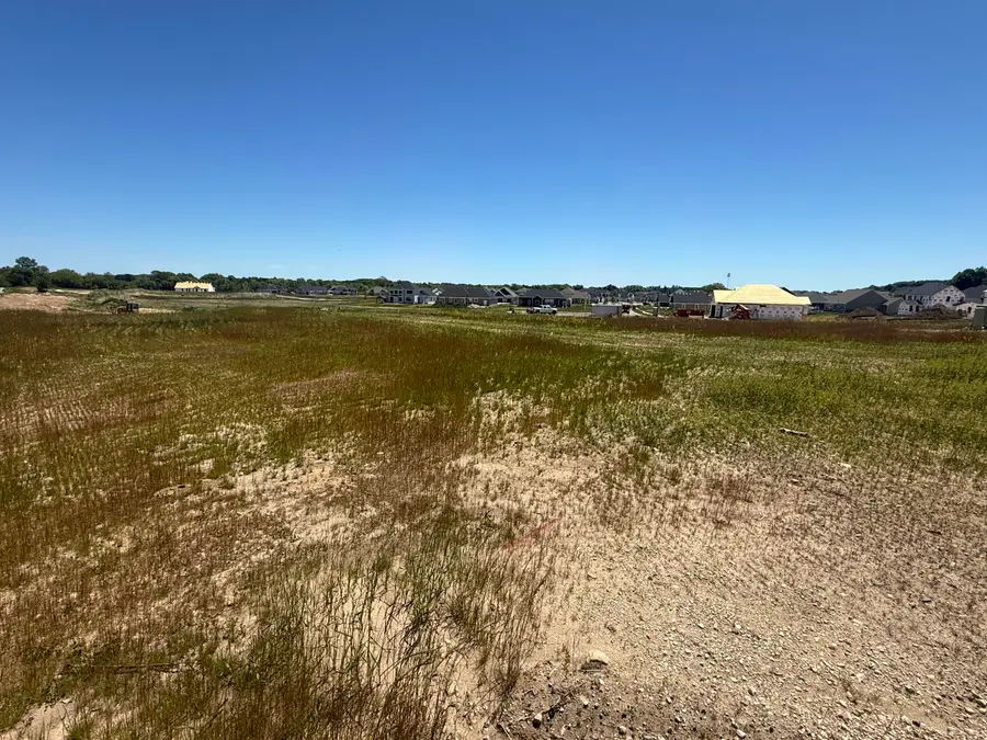 917 Pleasant Valley Rd, Grafton, WI 53024 - #2