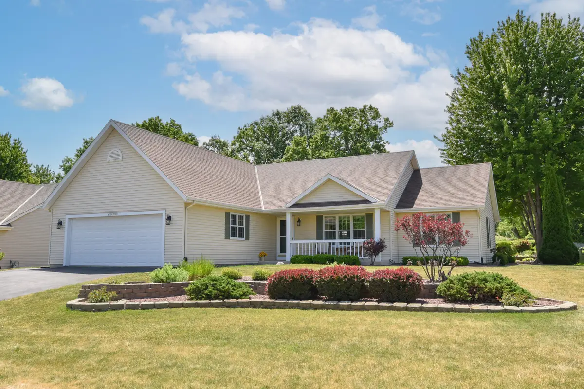 N65W15321 Blue Heron Dr, Menomonee Falls, WI 53051 - #1