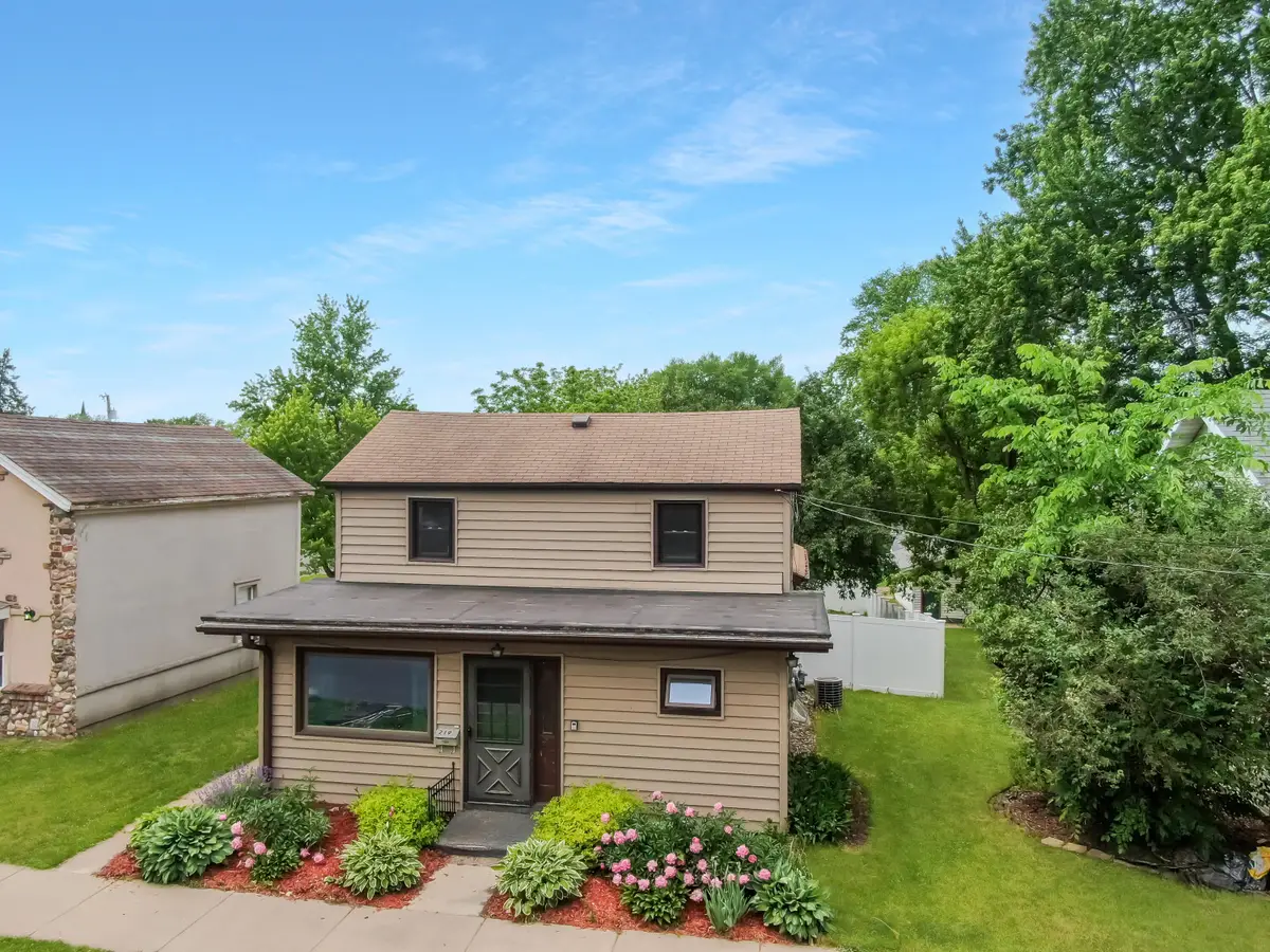 219 Glendale Ave, Tomah, WI 54660 - #1