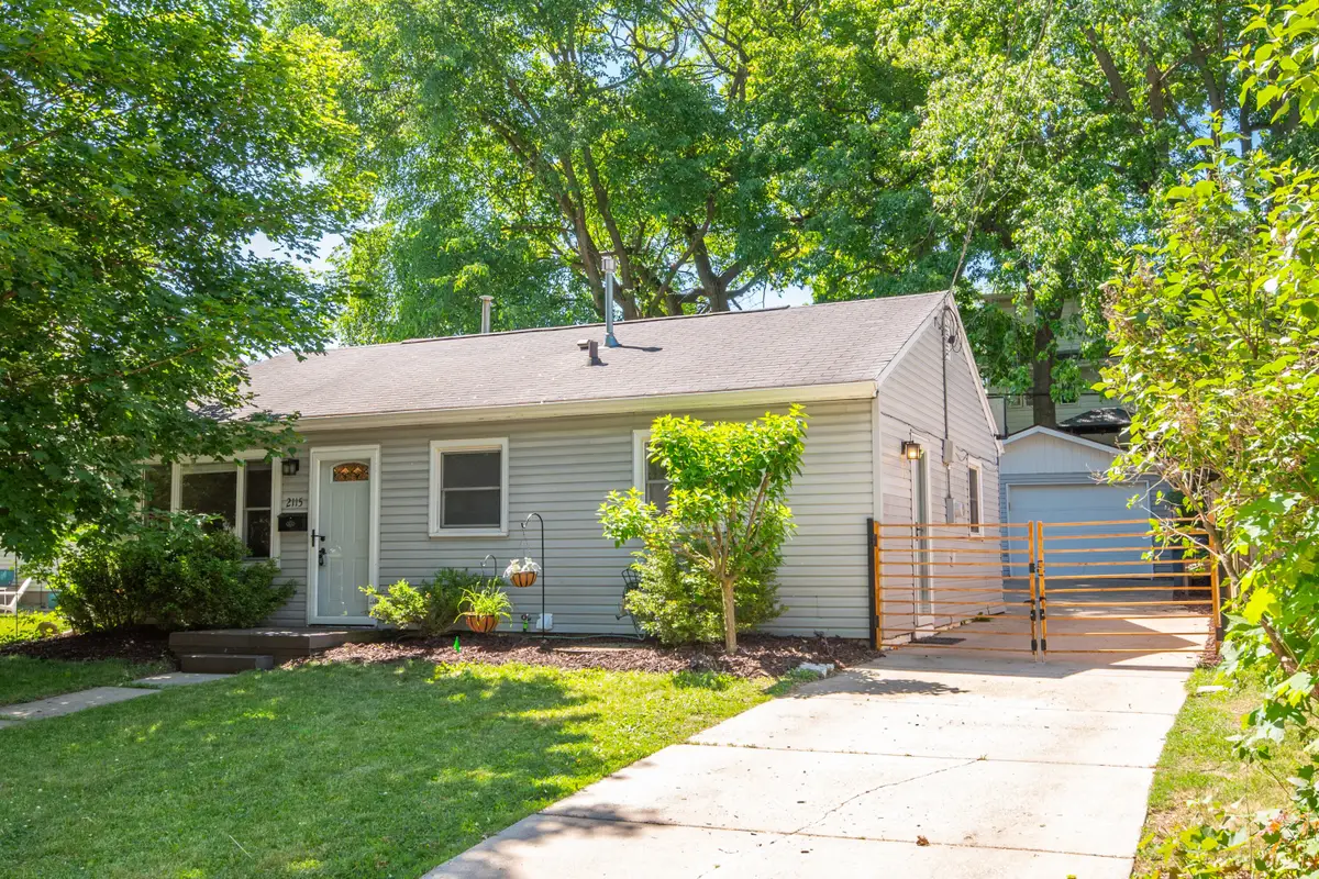 2115 Oaklawn Ave, Waukesha, WI 53188 - #1