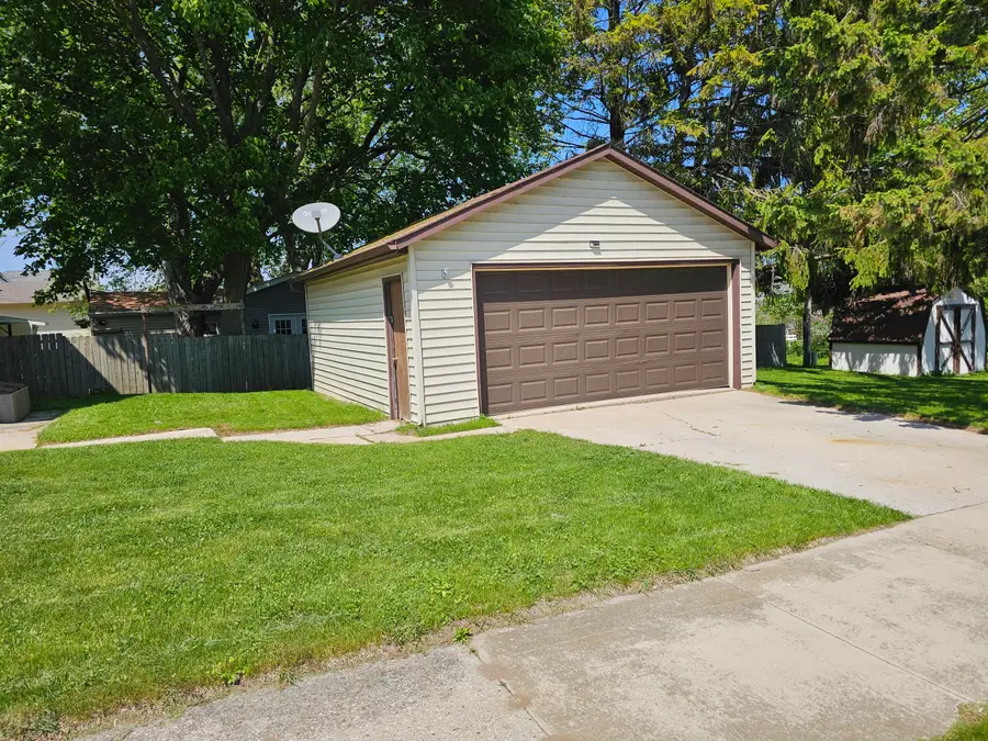 2023 S 8th St, Manitowoc, WI 54220 - #3