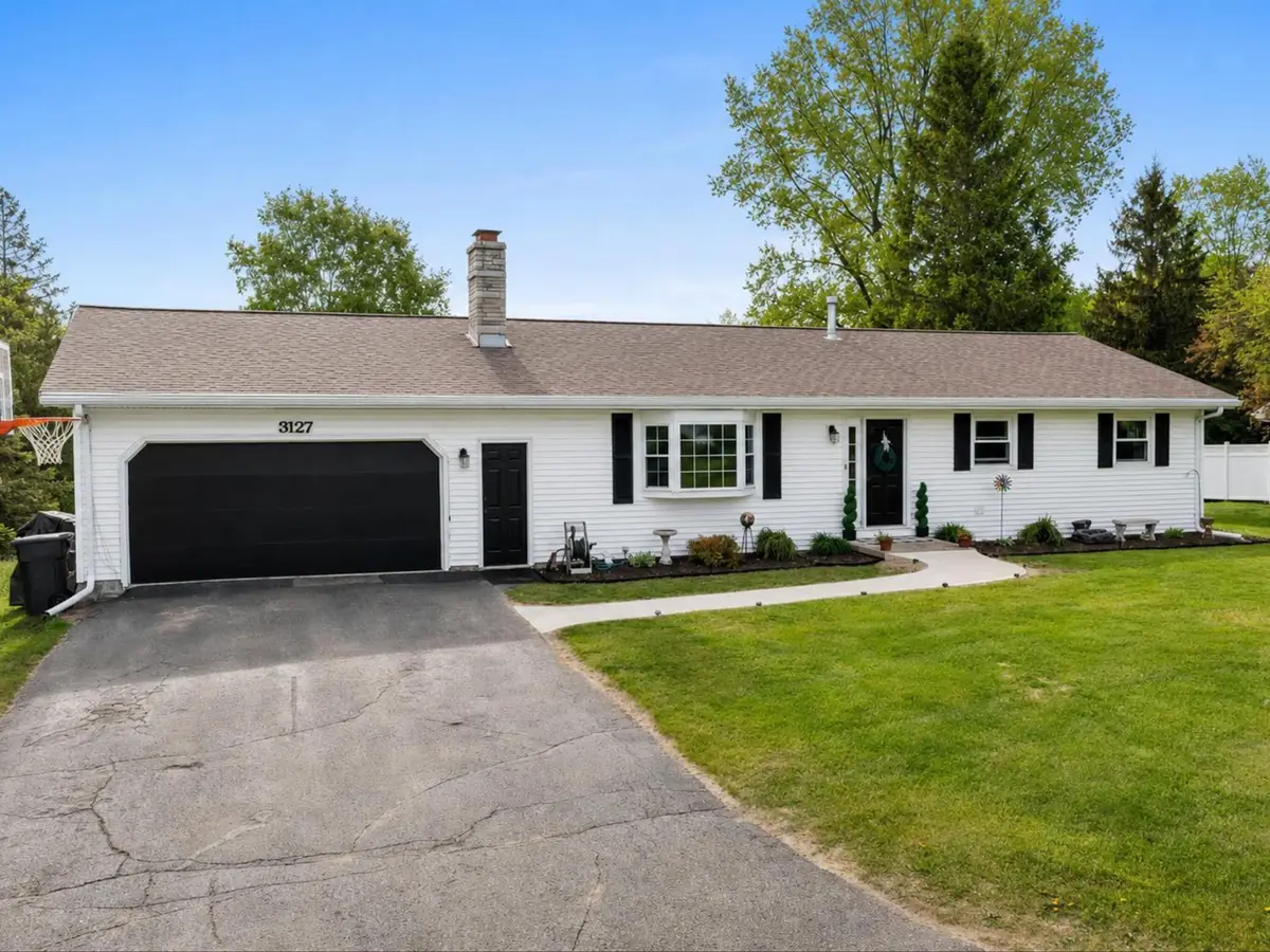 3127 S 15th St, Manitowoc, WI 54220 - #1
