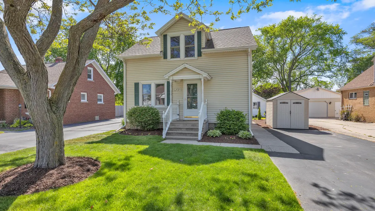 932 N 37th St, Sheboygan, WI 53081 - #1