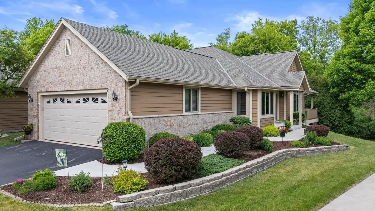 W243N2205 Deer Park Ct, Pewaukee, WI 53072 - #1