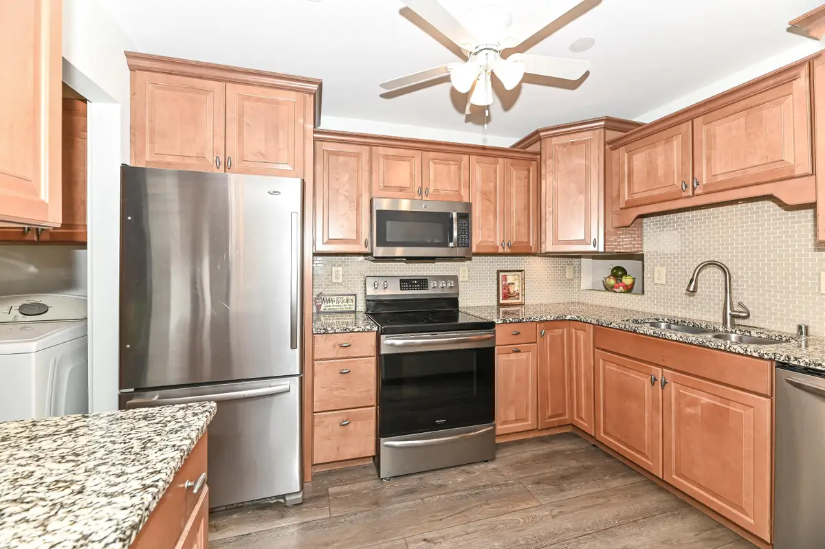 4215 N 100th St, Milwaukee, WI 53222 - #1