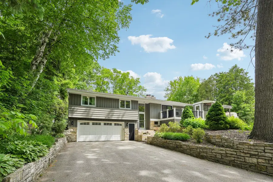 21180 Mary Lynn Dr, Brookfield, WI 53045 - #2