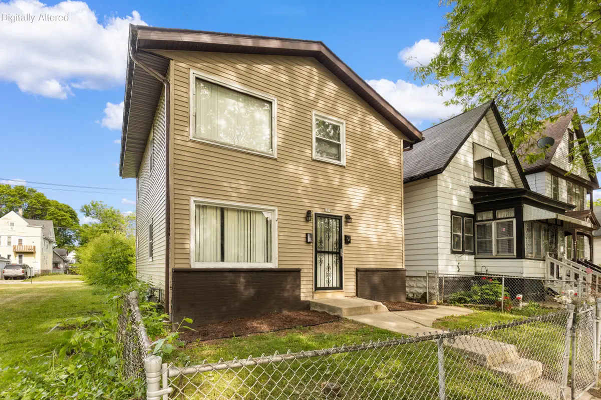 3270 N 11th St, Milwaukee, WI 53206 - #1