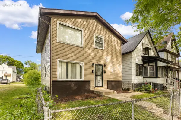 3270 N 11th St, Milwaukee, WI 53206