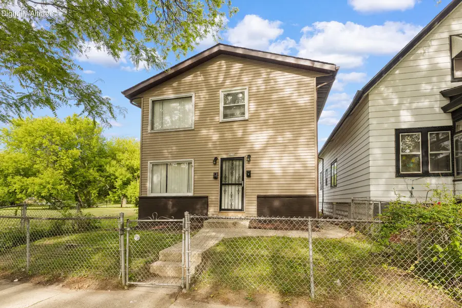 3270 N 11th St, Milwaukee, WI 53206 - #2