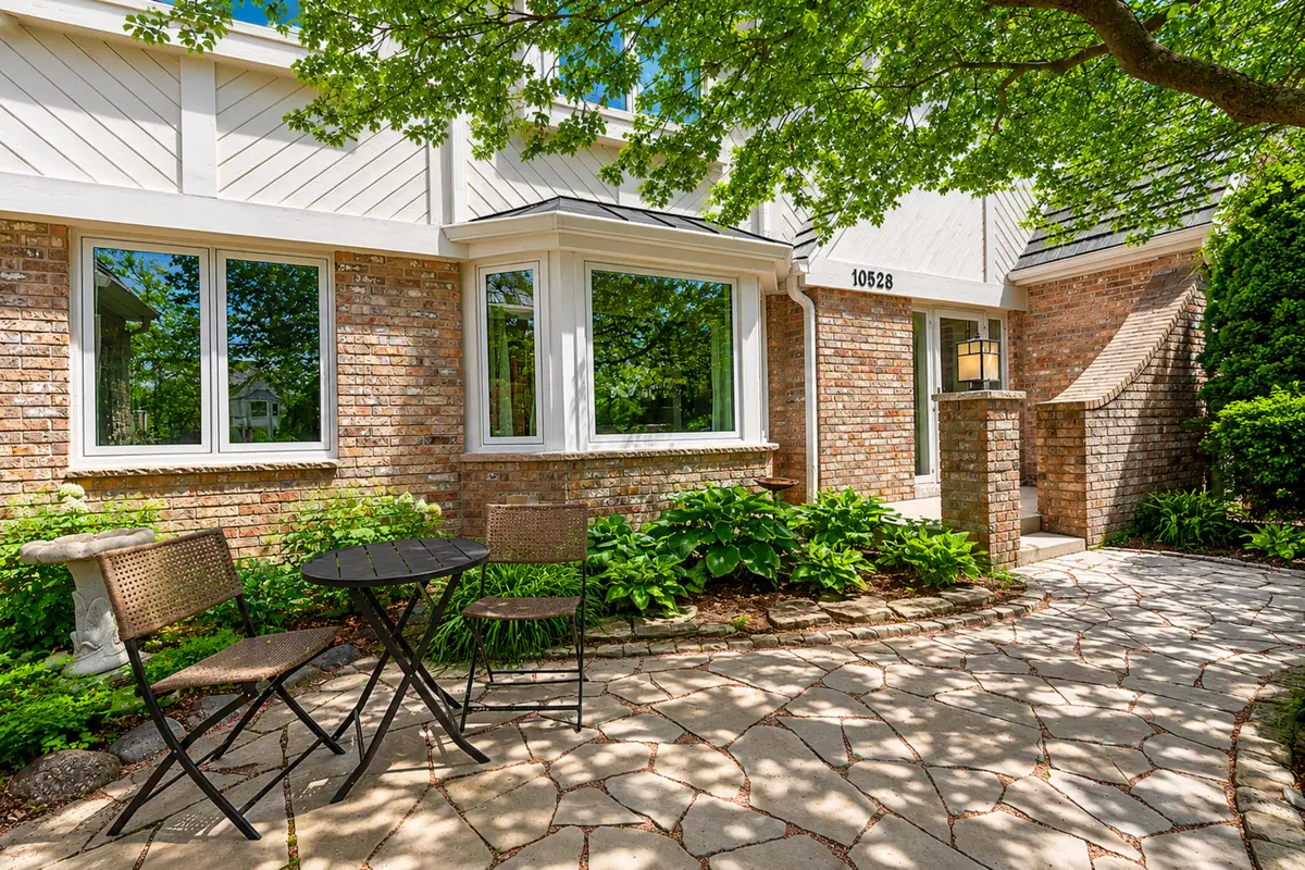 10528 N Haddonstone Pl, Mequon, WI 53092 - #1