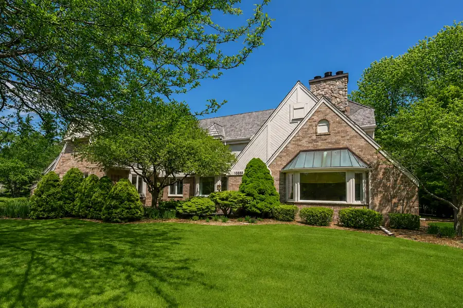 10528 N Haddonstone Pl, Mequon, WI 53092 - #2