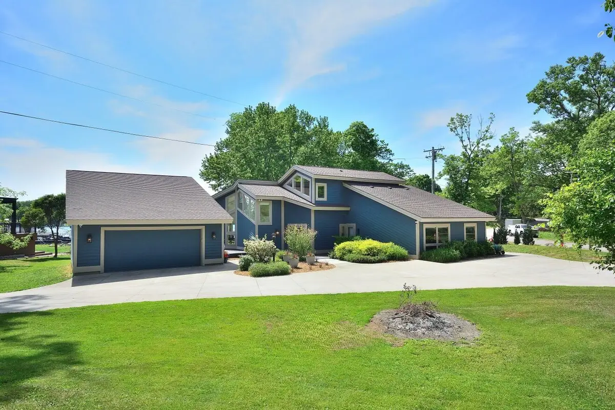W339N5275 Road O, Okauchee Lake, WI 53058 - #1