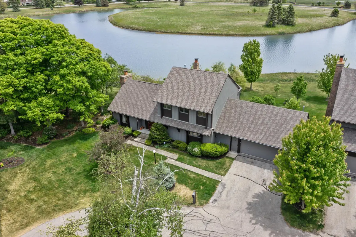 25 Lakewood Dr, Wind Point, WI 53402 - #1