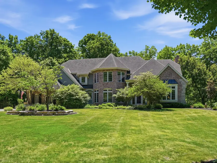 10101 N Hunt Club Ct, Mequon, WI 53097 - #2