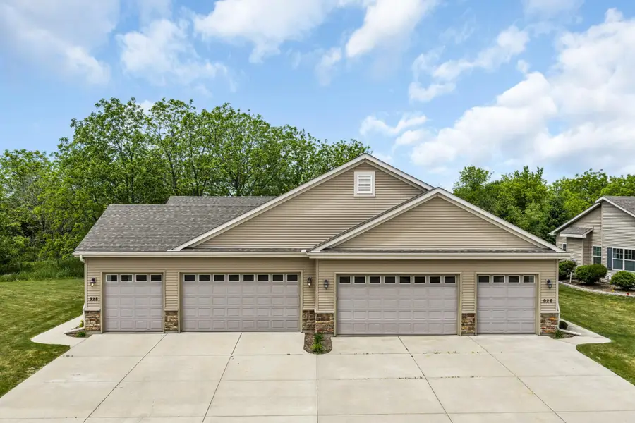 928 Langdon Ct, Mount Pleasant, WI 53406 - #2
