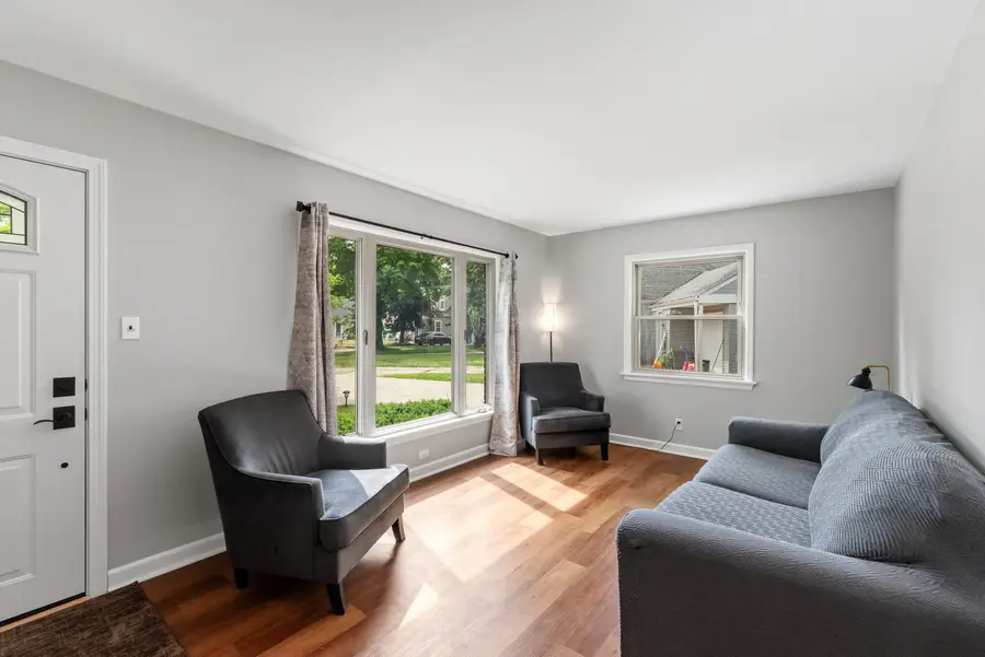 10924 W Marion St, Wauwatosa, WI 53222 - #2