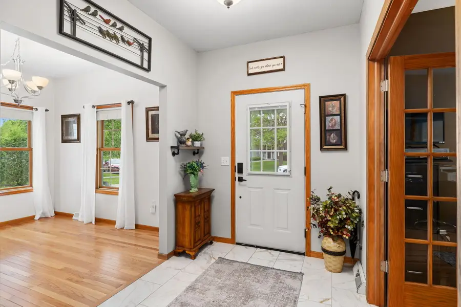 1021 Johnson St, Onalaska, WI 54650 - #2