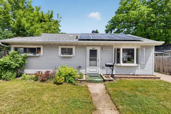 1618 E College Ave, Appleton, WI 54915