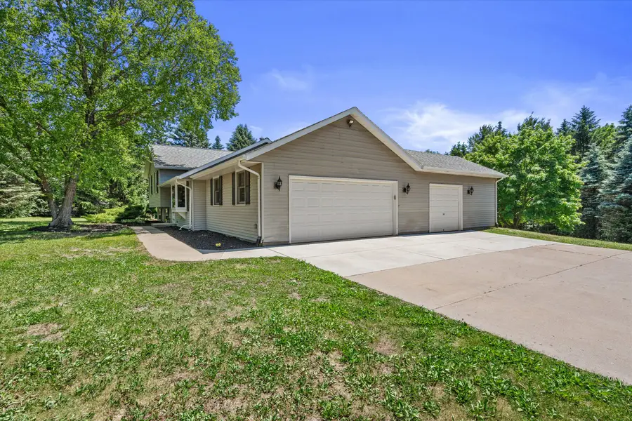 620 Prairie View Dr, North Prairie, WI 53153 - #3
