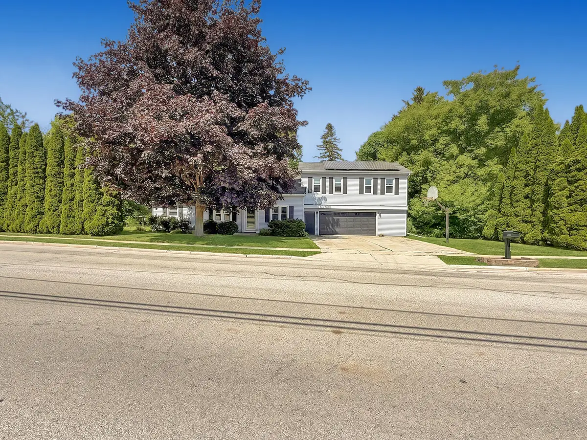 300 Fairview Dr, Plymouth, WI 53073 - #1