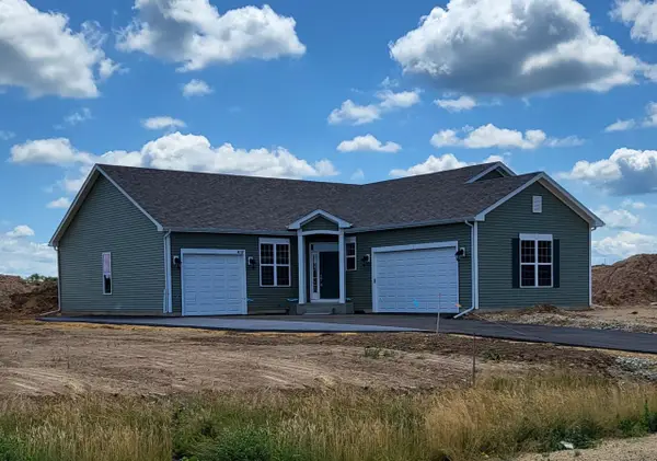 402 Manchester Dr, Williams Bay, WI 53191