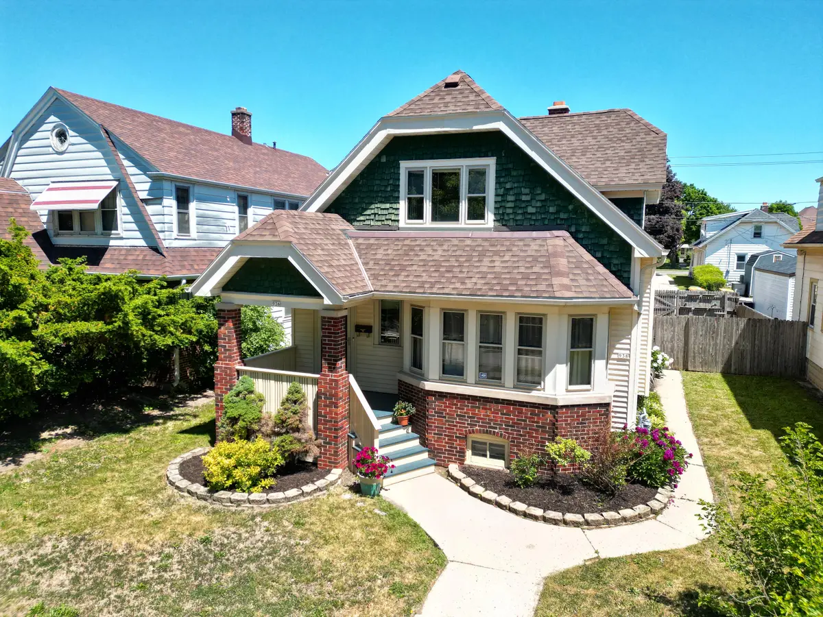 936 S 77th St, West Allis, WI 53214 - #1