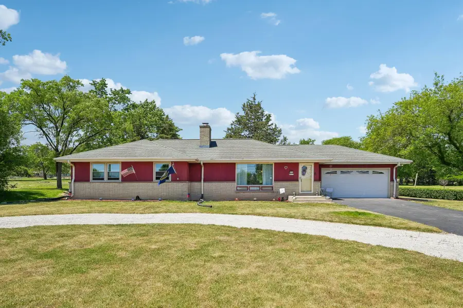 W130N6219 River Dr, Menomonee Falls, WI 53051 - #2