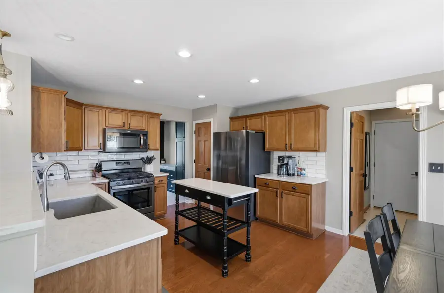 1192 Iris Ln, Saukville, WI 53024 - #3