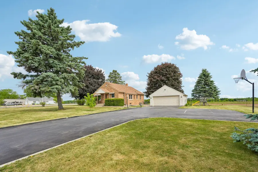 5930 W County Line Rd, Mequon, WI 53092 - #3