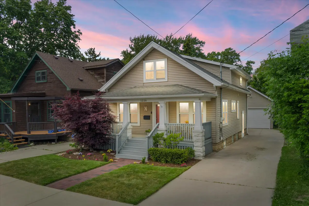 1220 E Warnimont Ave, Milwaukee, WI 53207 - #1