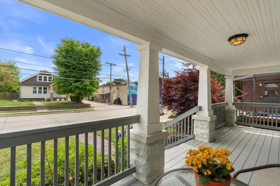 1220 E Warnimont Ave, Milwaukee, WI 53207 - #2