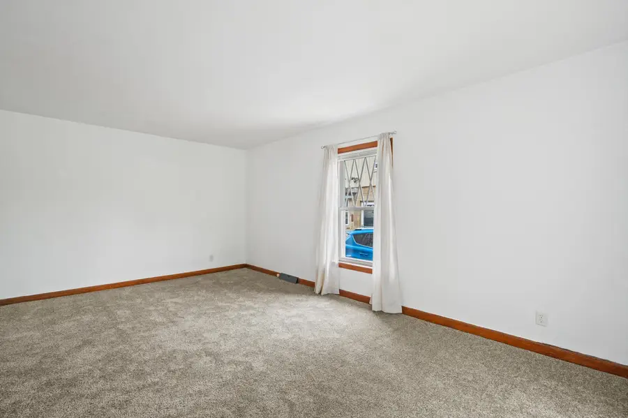 5317 W Hayes Ave, West Allis, WI 53219 - #3