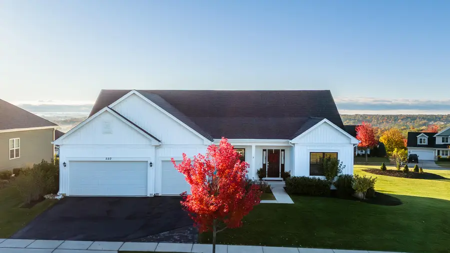 550 Ridgeview Ct, Lake Geneva, WI 53147 - #3