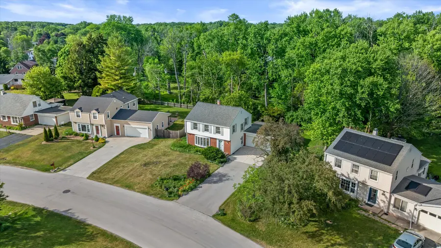 6060 N Alberta Ln, Glendale, WI 53217 - #2