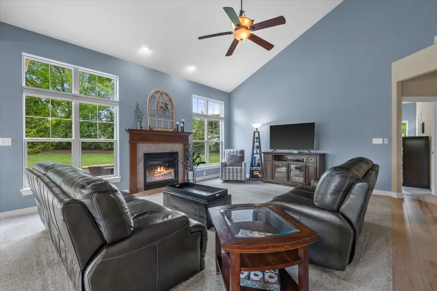 N25W27264 Covingtom Ct, Pewaukee, WI 53072 - #2
