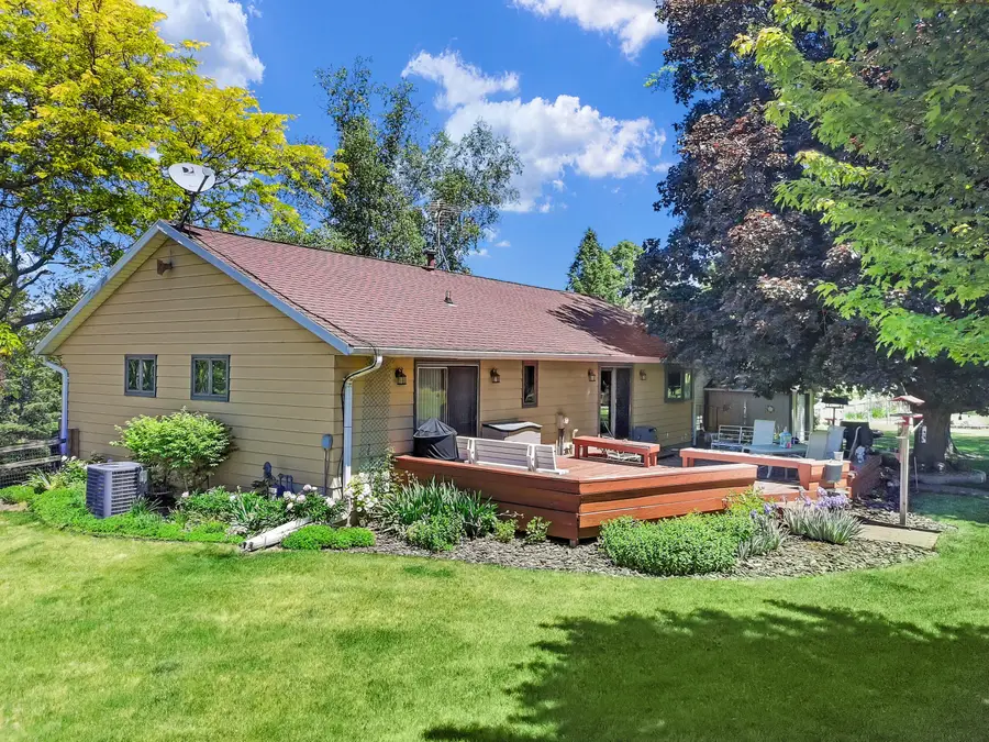 W295S10874 Highway Es, Mukwonago, WI 53149 - #2