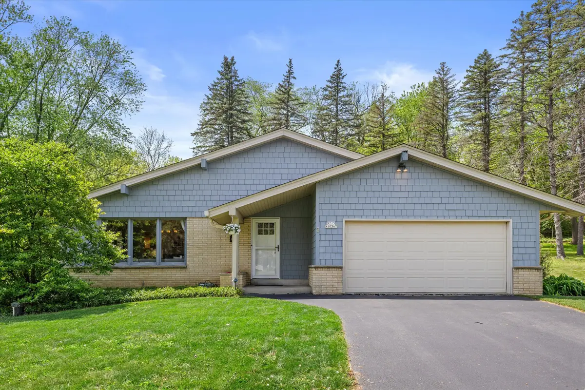 W215N10367 Laurel Ct, Colgate, WI 53017 - #1