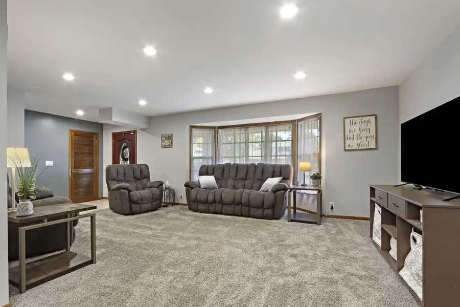 3625 S Brentwood Rd, New Berlin, WI 53151 - #2