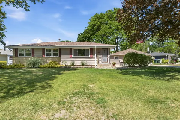 5426 Middleton Dr, Greendale, WI 53129