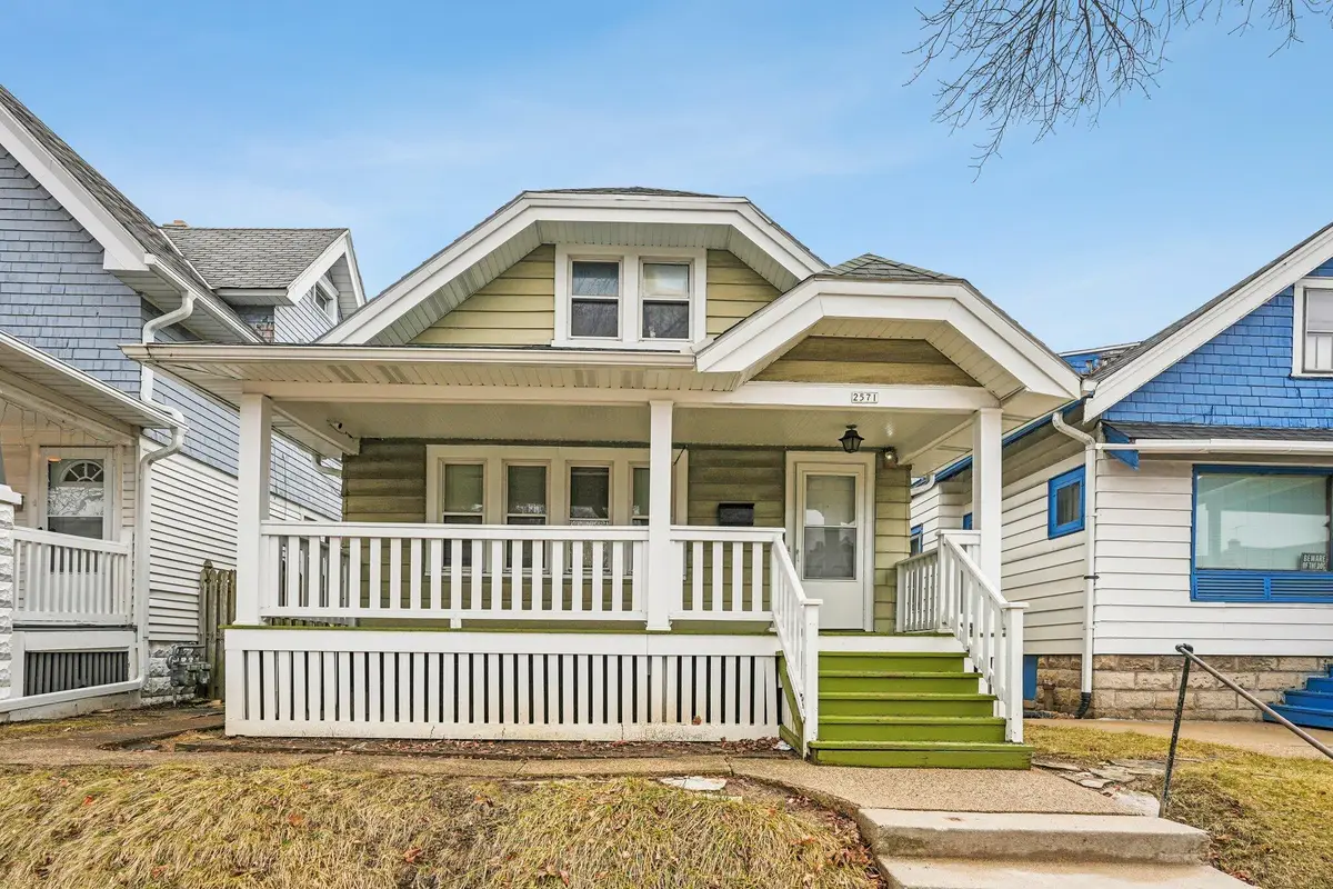 2571 N 51st St, Milwaukee, WI 53210 - #1